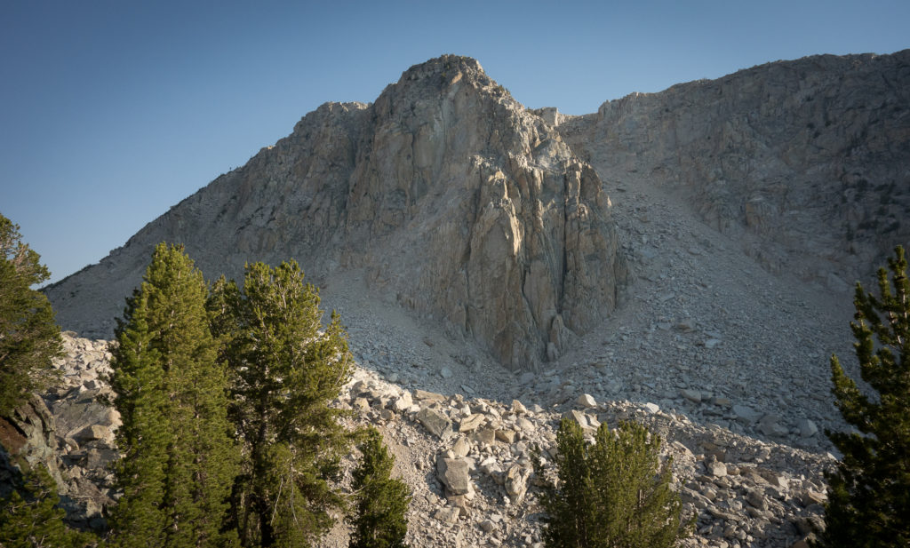 Unnamed 11,000' peak with big ol' boulders